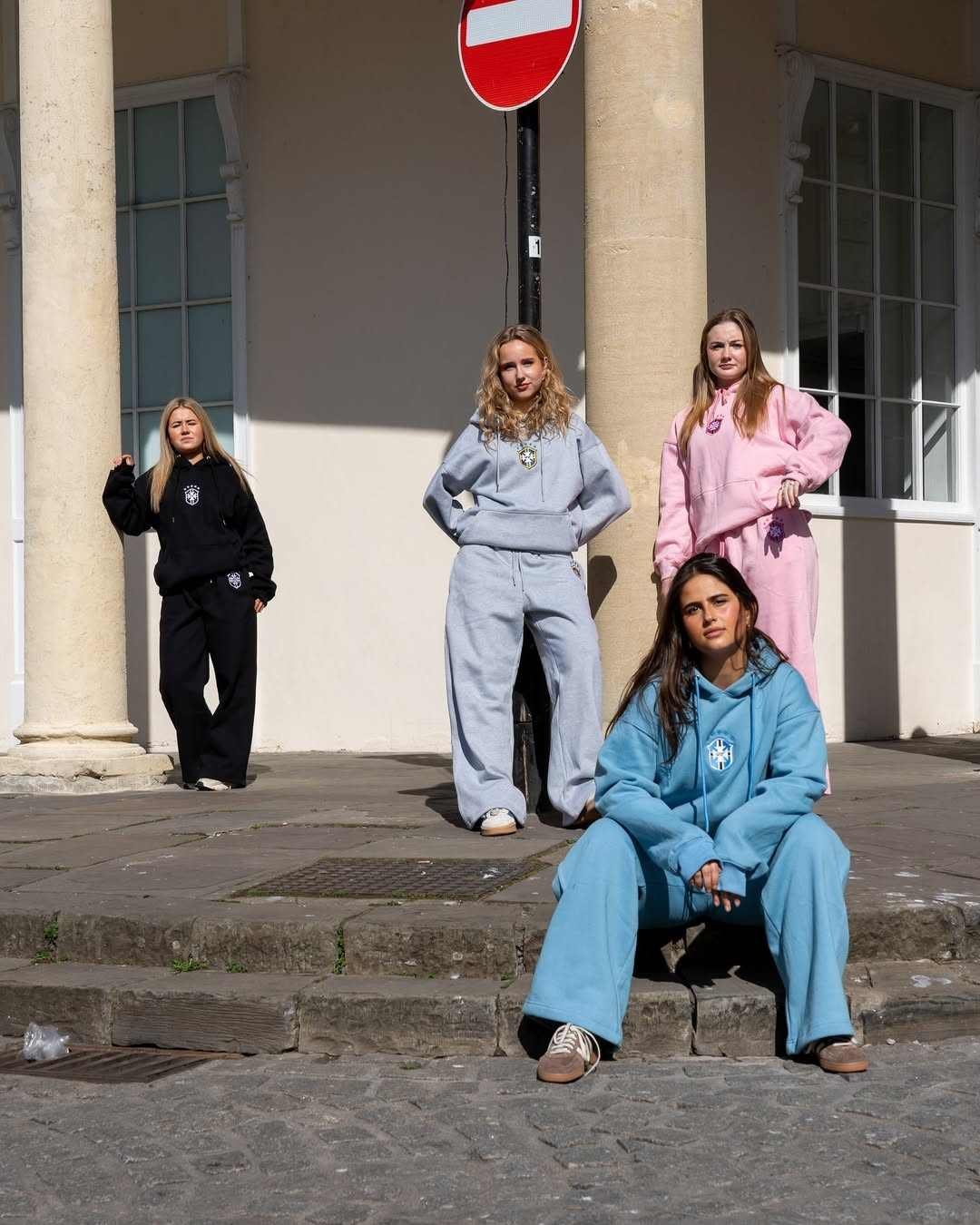 A8c7d8c0cf1c24654b243402cad14803aR.jpg Fleece Tracksuits - Image 1